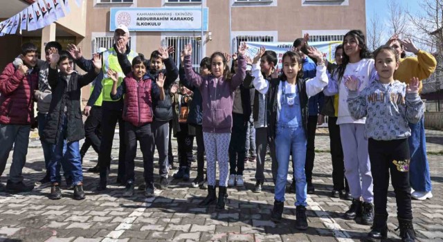 Bakan Özer: “Deprem bölgesinden diğer illere nakil olan 34 bin 985 öğrenci, memleketlerine geri döndü”