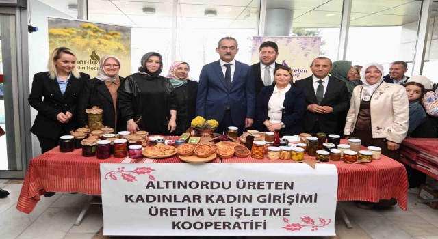 Bakan Özer: “Kadın kooperatiflerimizin üretmiş olduğu, bizim kullanabileceğimiz ürünleri bakanlık olarak satın almayı taahhüt ediyoruz”