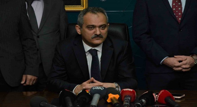 Bakan Özer: “Tek derdimiz Orduya hizmet etmek”