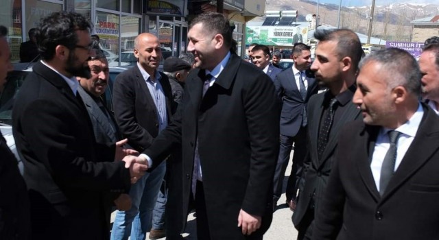 Baki Ersoy Sarızda vatandaşlarla buluştu