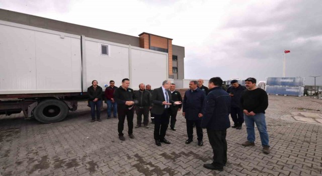 Balıkesirden deprem bölgesine 44 konteyner ev