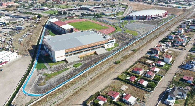 Balıkesire gençler için spor yatırımları sürüyor