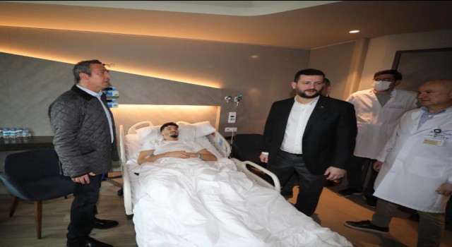 Başkan Ali Koç ve yöneticilerden Altay Bayındıra hastanede ziyaret
