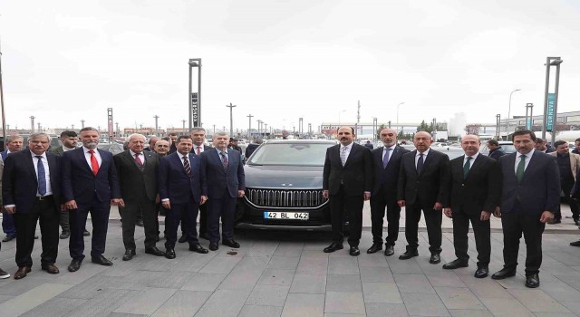 Başkan Altay ve milletvekilleri Aday Tanıtım Programına TOGG ile geldi
