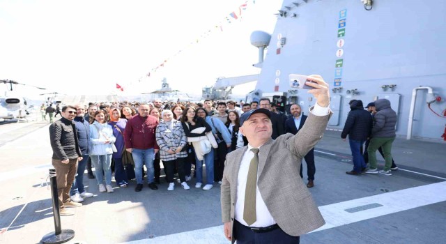 Başkan Bıyık, gençleri TCG Anadolu Gemisine götürdü