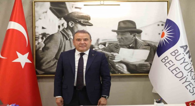 Başkan Böcekten, 23 Nisan Ulusal Egemenlik ve Çocuk Bayramı mesajı