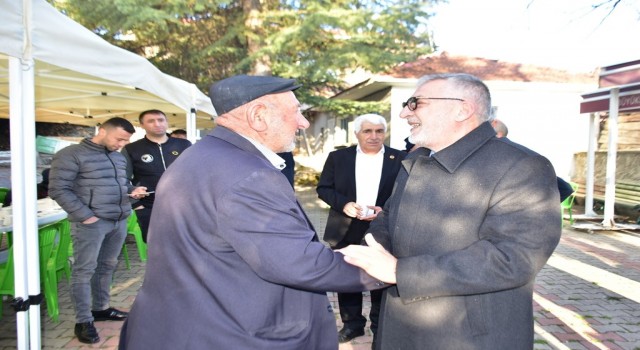Başkan Bozkurt vatandaşlarla bayramlaştı