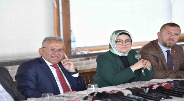 Başkan Büyükkılıç: Yeni havalimanı, hızlı tren gibi vizyon projeleri yakinen takip ediyoruz