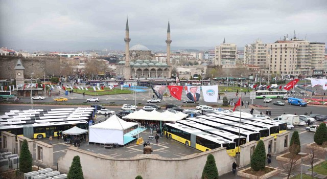 Başkan Büyükkılıç, 12 adet yeni otobüsü tanıttı
