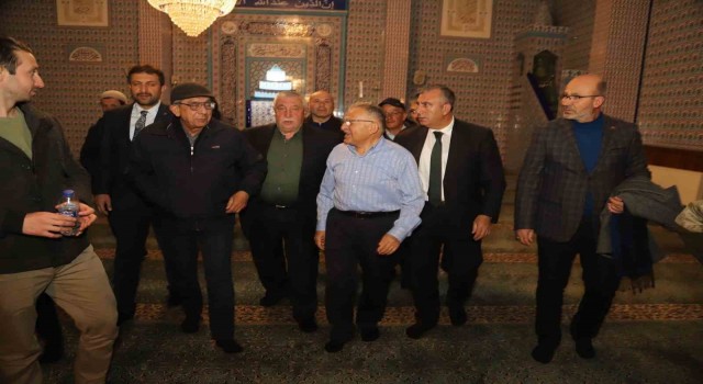 Başkan Büyükkılıç, hafız öğrenciler ve depremzede vatandaşlarla iftar sofrasında buluştu