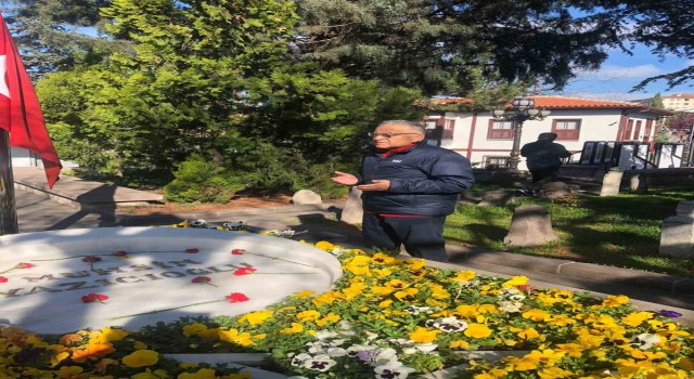 Başkan Büyükkılıçtan Yazıcıoğlu ve Pakdilin kabirlerine ziyaret