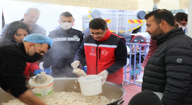 Başkan Çelik, Adıyamanda gönülleri fethetti