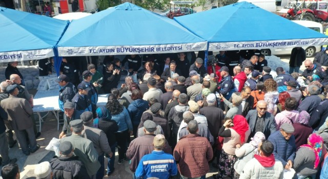 Başkan Çerçioğlu, Yenipazarda yerel fide dağıtımı yaptı