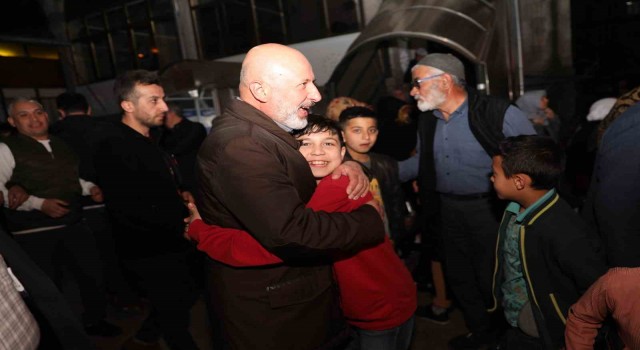 Başkan Çolakbayrakdar, ramazanın bereketini vatandaşlarla paylaşıyor