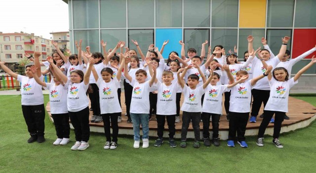 Başkan Çolakbayrakdar: Tüm dünya çocuklarının bayramı kutlu olsun