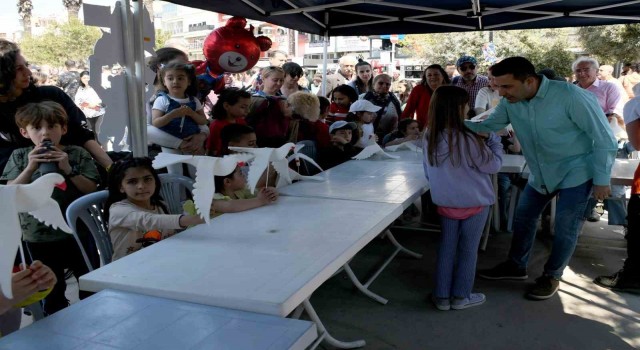 Başkan Günel, çocukların bayram sevincine ortak oldu