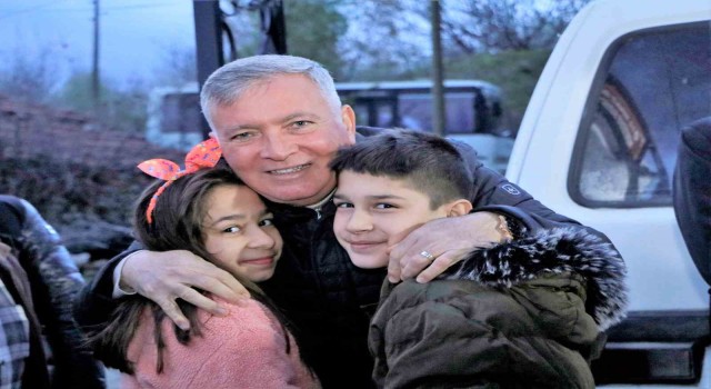 Başkan Kepenek her gün bir mahalle iftarında vatandaşlarla buluşuyor
