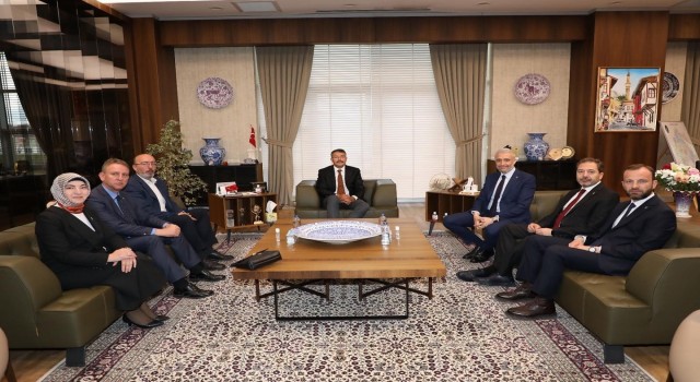 Başkan Önsay ve milletvekili adayları Vali Çeliki ziyaret etti