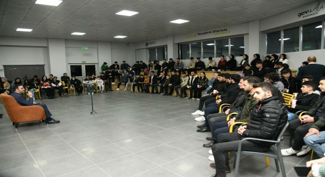 Başkan Özlüden gençlere: Sizin gayretlerinizle Türkiye Yüzyılında daha güzel işler yapacağız