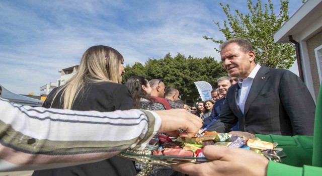Başkan Vahap Seçer, personeliyle bayramlaştı
