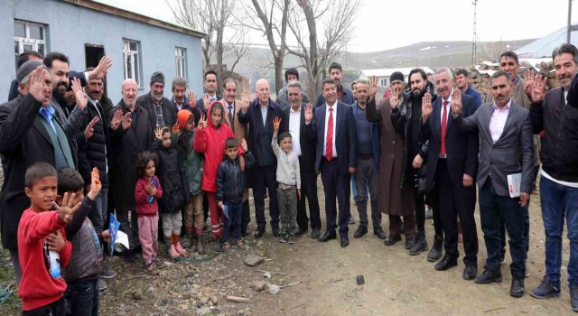 Başkan Sekmen Tekmana çıkarma yaptı