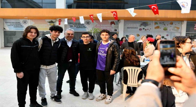Başkan Uysal, ‘Bir elimiz deprem bölgesinde