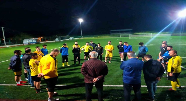 Başkan Yaman Bayırköy Belediyesporun antrenmanını izledi