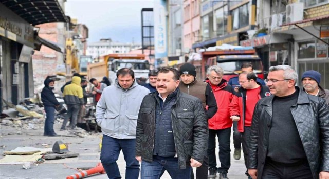 Başkan Yılmaz hem Malatyada hem Balıkesirde çalışıyor