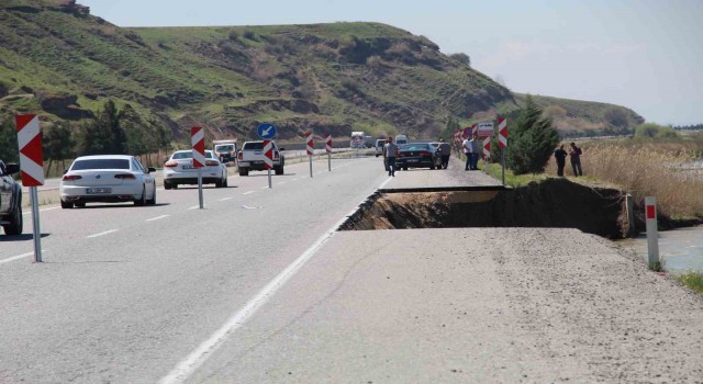 Batmanda çöken yolda onarım çalışmaları başlatıldı
