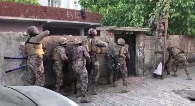 Batmanda terör örgütü FETÖ/PDYye yönelik operasyonda 3 şüpheli yakalandı