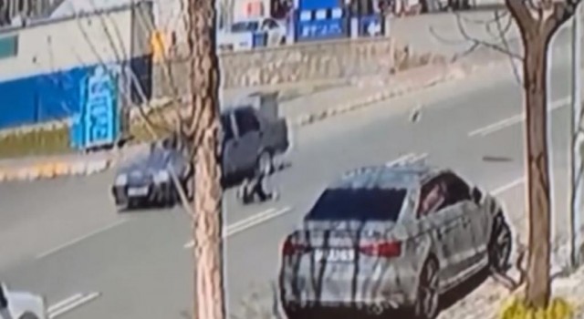 Batmanda yolun karşı tarafına geçmek isteyen çocuğa araç çarptı
