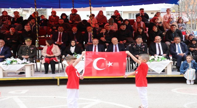 Bayburtta 23 Nisan coşkuyla kutlandı