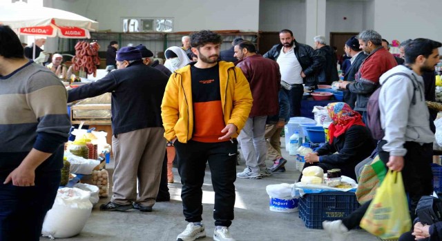 Bayram alışverişi esnafa can suyu oldu