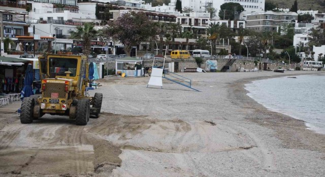 Belediye Halk Plajlarında son hazırlıklar yapılıyor