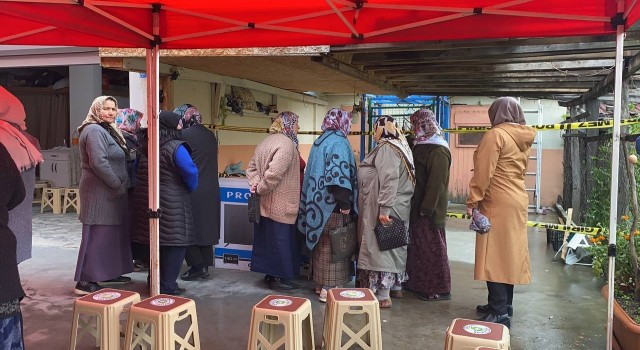 Beş gün önce evlenen yaşlı çifti asansör kazası ayırdı