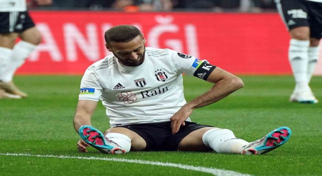 Beşiktaşta Cenk Tosun, Trabzonspor maçında riske edilmeyecek