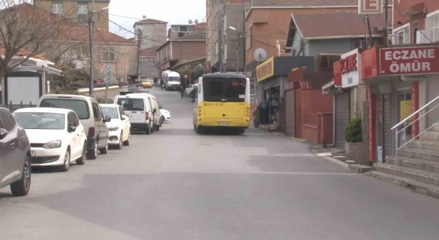 Beykozda vatandaşa İETT otobüsü çarptı, yakını otomobil ile kalabalığa daldı