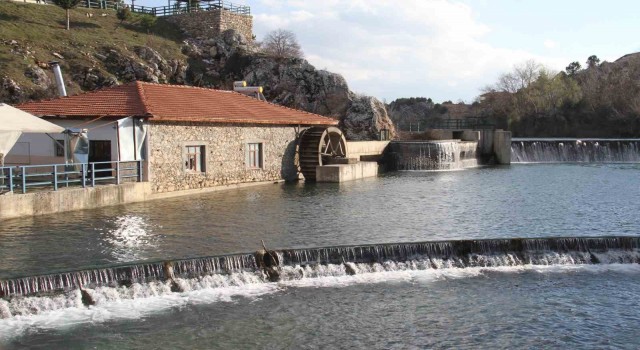 Beyşehir Gölünü besleyen Adaköy Göleti ve Baraj Göleti ilkbahar yağışlarıyla can buldu