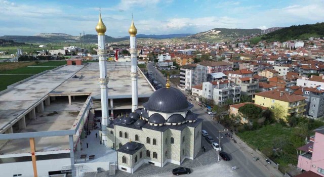 Bigadiç Merkez Camii Kadir Gecesinde ibadete açıldı