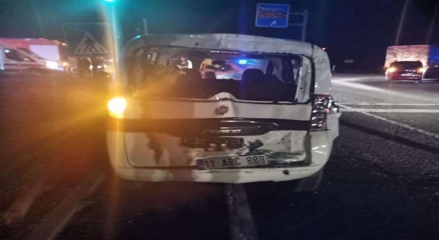 Bilecikte meydana gelen zincirleme trafik kazasında 4 kişi yaralandı