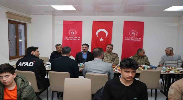 Bingölde jandarma depremzedelerle iftarda buluştu