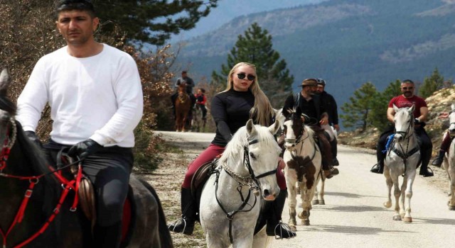 Binicilik tutkunlukları Safranboluda buluştu