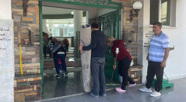Bir ayakkabı tepkisi de Akşener ve İmamoğluna