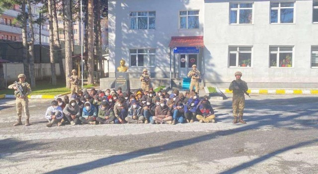 Bitliste 70 düzensiz göçmen yakalandı