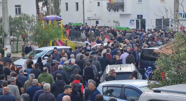Bodrumda aile içi kavgada ölen anne ve oğlu toprağa verildi