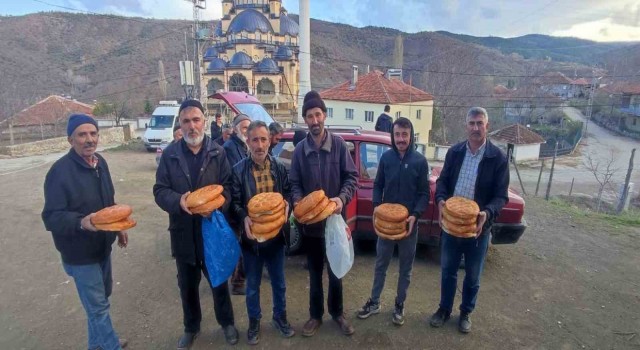 Bu gelenek sayesinde pide girmeyen ev kalmıyor