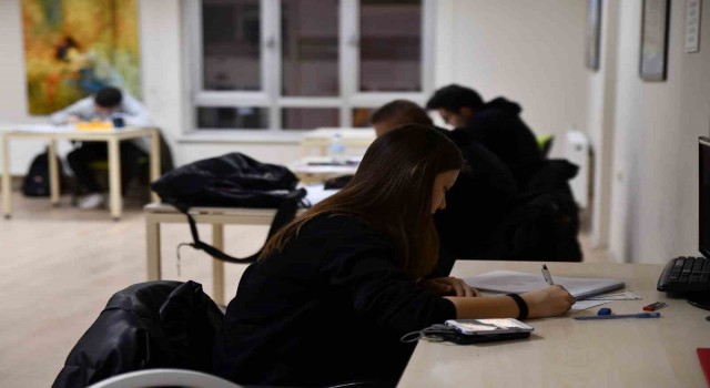 Bu merkez gençler için 7/24 açık