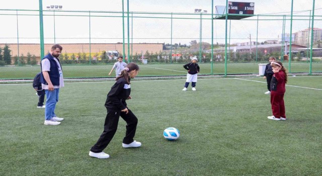 Bucada depremzede çocuklara moral etkinliği