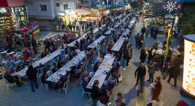 Bucada kentin kalbinde iftar sofraları kuruldu
