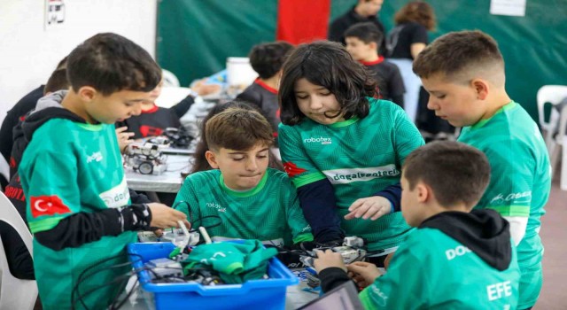 Bucanın bilim üssü, Robotekste madalyaları topladı